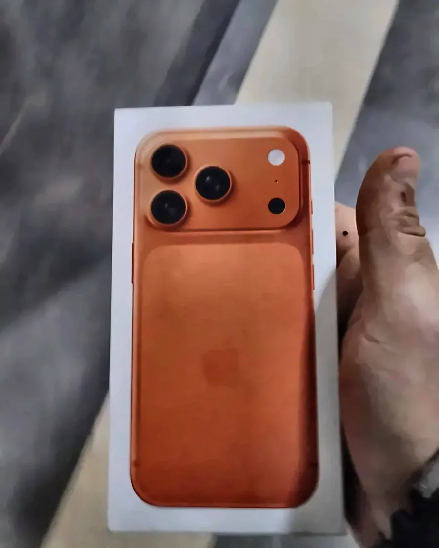 Kutusunda telefon